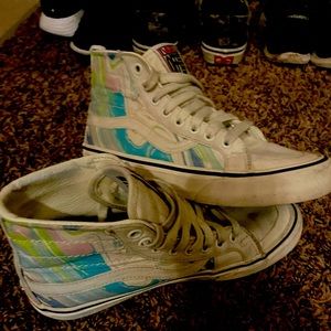 Vans off the wall height top skating women size 6.5